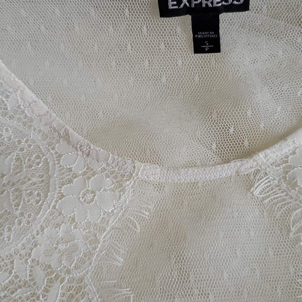 Express Lace top - Picture 3 of 4